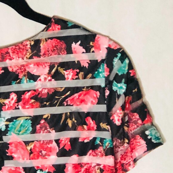 Romeo + Juliet couture short sleeve shirt zipup back & pocket size small READ - Picture 10 of 10